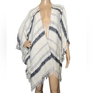 Francesca's Oversized Aztec/ Tribal Open Front Sweater Poncho Cardigan OSFM